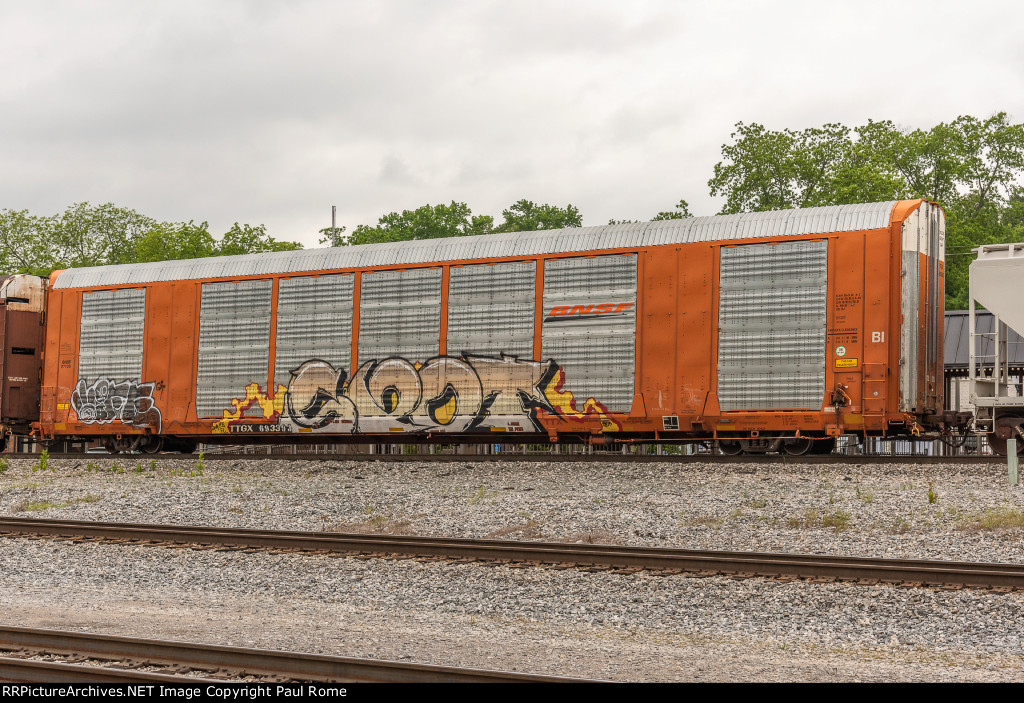 TTGX 693393 BNSF Multi-Max Autorack Car on the NSRR